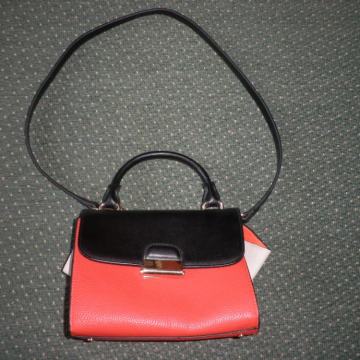 MANGO - LAGANA ŽENSKA TORBICA 22 x 16cm