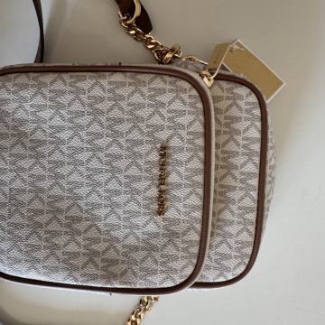 Michael Kors Torbica Novo!