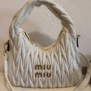 Miu Miu bijela torbica
