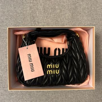 MiuMiu kožna torbica