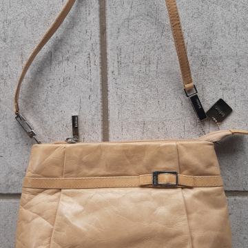 2+1 gratis! Moderna "Belsac" krem torbica od prave (mekane) kože