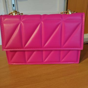 RASPRODAJA - MODERNA TORBICA - NOVO