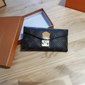 Novčanik Louis Vuitton  , koža