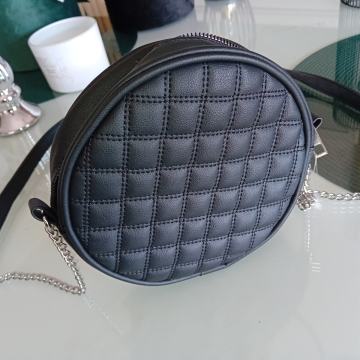 Okrugla crna torba- NOVO