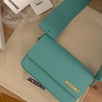 Original  Jacquemus torbica