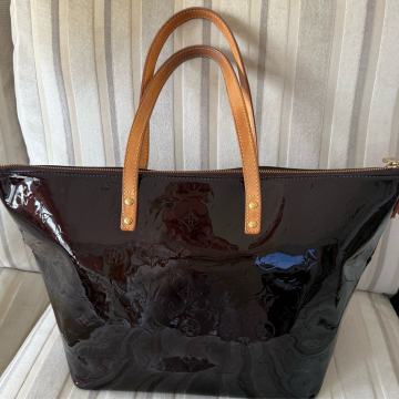 Original Louis Vuitton Bellevue Vernis Amarante