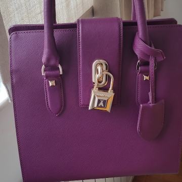 Original Patrizia Pepe kožna torba-ko nova!SNIŽENA!!!!