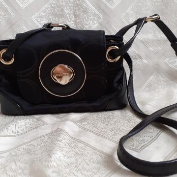 Oroton mala crna torbica