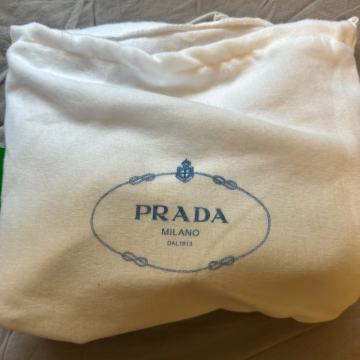Prada torbica