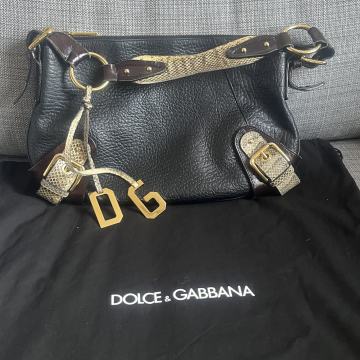 Prodajem D&G crnu torbicu
