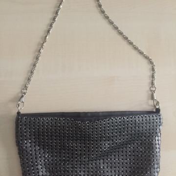 Prodajem novu žensku torbicu