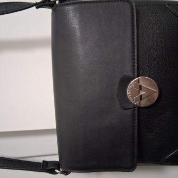 Prodajem Valentino žensku torbu