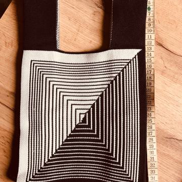 Rastezljiva torbica, 2+1 gratis