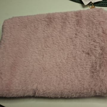 ROZA KRZNENA KOZMETIČKA TORBICA NOVO