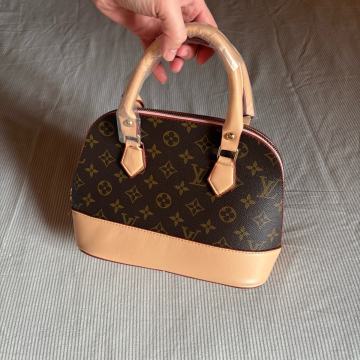 Ručna torbica s remenom