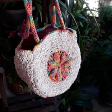 Okrugla ručno heklana torbica UNIKAT