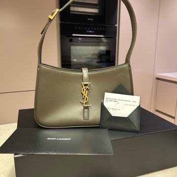 Saint Laurent torbica Le 5 à 7 shoulder bag