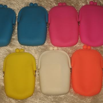 SILIKONSKA TORBICA - NOVČANIK - NOVO