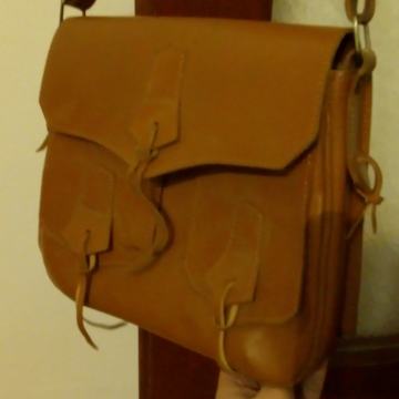 Smeđa vintage torbica od prave kože samo 7€!!!