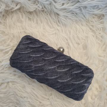 Nova svecana torbica