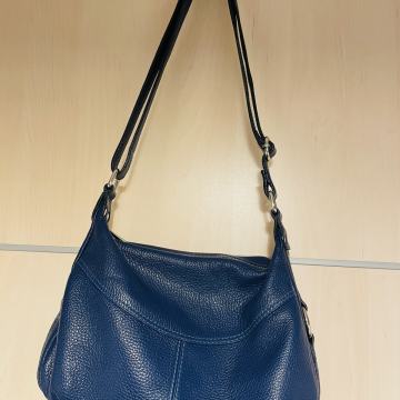 Tamnoplava kožna torba