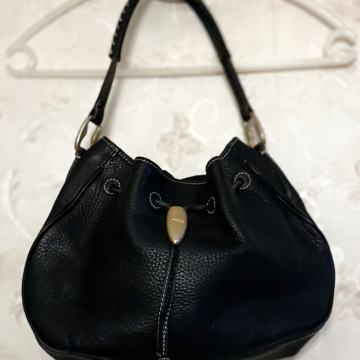 Tod's - crna kožnata torbica