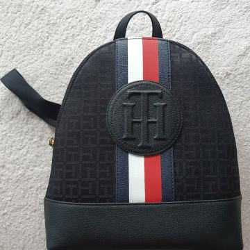 Tommy Hilfiger ruksak