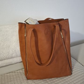 Nova torba boja konjaka