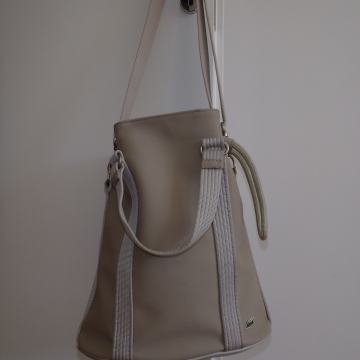 Torba La coste nošena u super stanju, placena 900kn