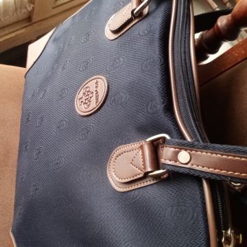 TORBA  poslovna s puno pretinca