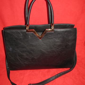 Torba - V. Crna-umjetna koža. 37 x 27 x 11 cm. SAND-2