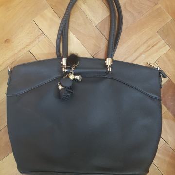 torba ženska crna i crvena