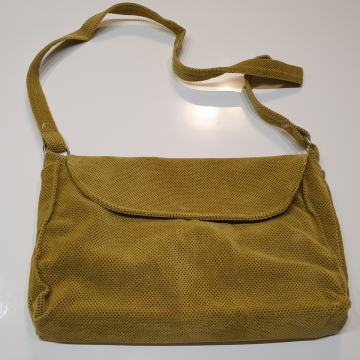 Predivna ručno rađena ženska torbica u rasprodaji. Novo.