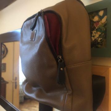 Torbe, ruksak, boje pijeska, novo.