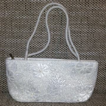 Torbica torba bijela 25x15 cm s biserom,6 eura Zg