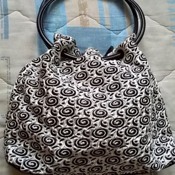 TORBICA CRNO-BIJELA -;AVON;