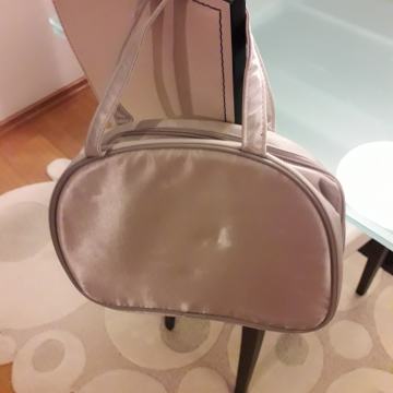 Torbica za kozmetiku