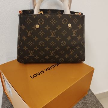 Torbica L Vuitton