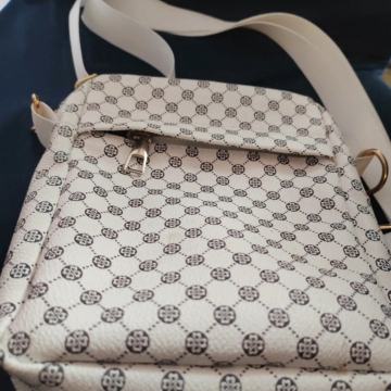 Torbica luksuznog izgleda