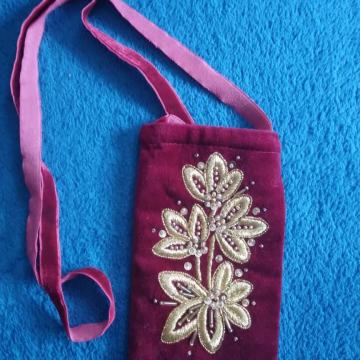 Torbica za mobitel - zlatovez