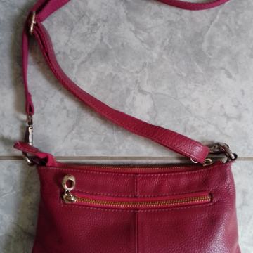 Torbica od prave kože boje ciklame