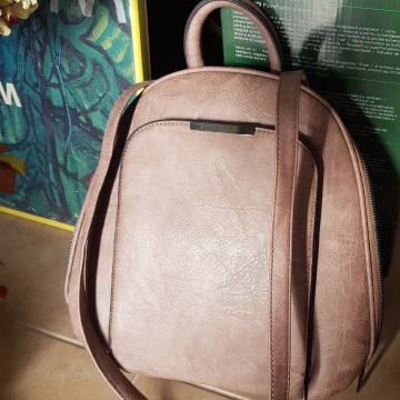 Torbica ruksak  novo s etiketom