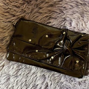 Torbica smeđa lakirana