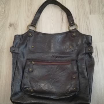 Torbica/torba ženska tamno ljubičasta kožna očuvana, 8 eura Zg