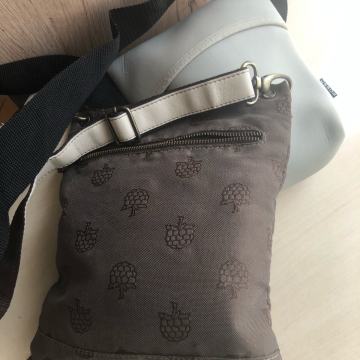 Torbice idealne na putovanjima ili za shopping