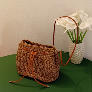 Unikatna ẓ̌enska torbica