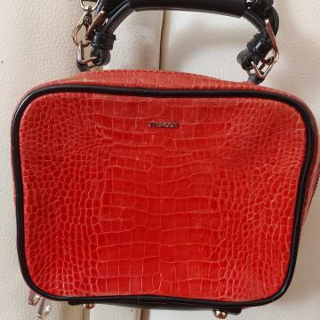 Uterque kožna torbica