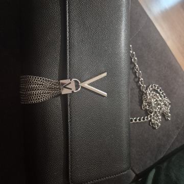 Valentina torbica- nova nenošena