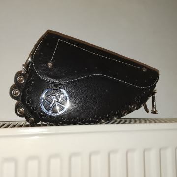 Vintage Dior Saddle Bag - Original, crna koža iz 1990ih.