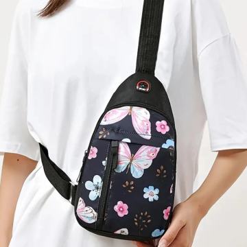 NOVO  torbica za rame, vodonepropusna sa otvorom za slušalice